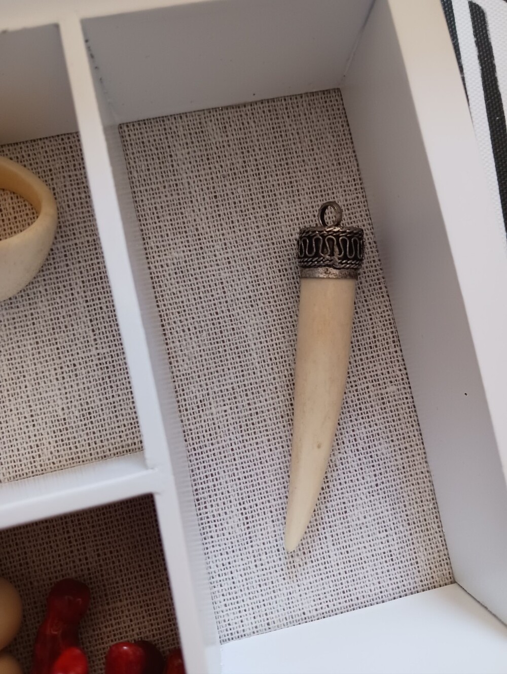 Wooden White Drawer  Jewlery Case With Bone Jewlery - Picture 7 of 16